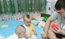 婴儿吃瓜网红事件视频,萌态视频引发网友热议